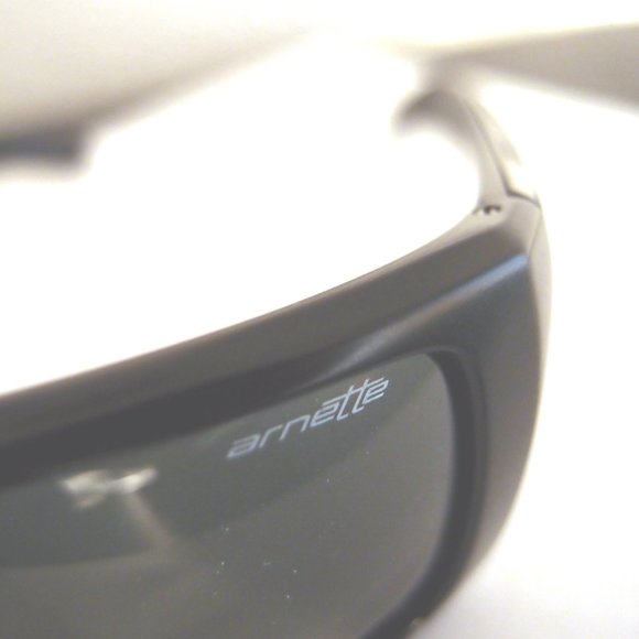 ARNETTE  \